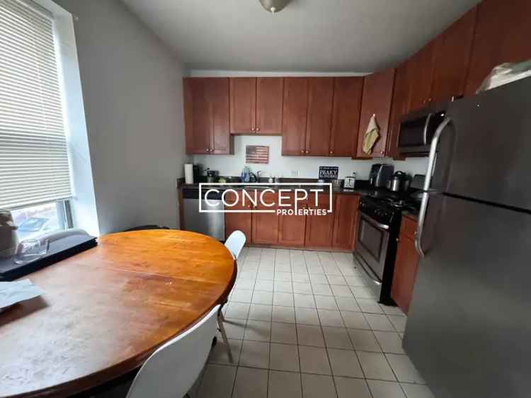 Rent Updated 4 Bed 2 Bath Apartment Unit with Laundry in Unit