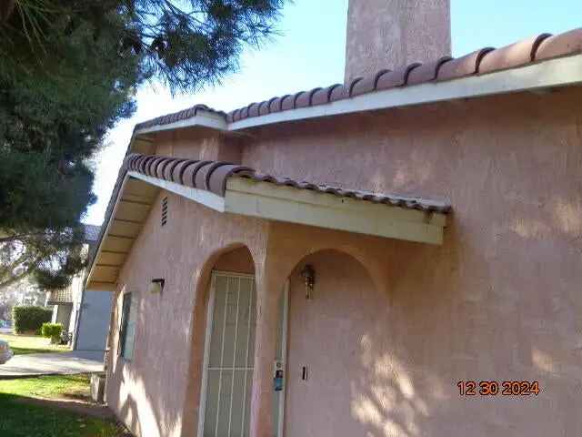 House For Sale in 43611, 8th Street East, Lancaster, California