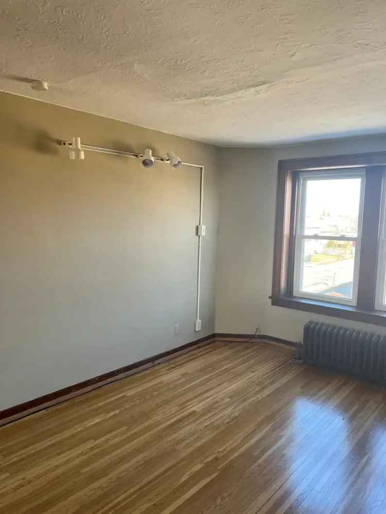 Apartment for Rent in North Buffalo with Freshly Painted Interiors