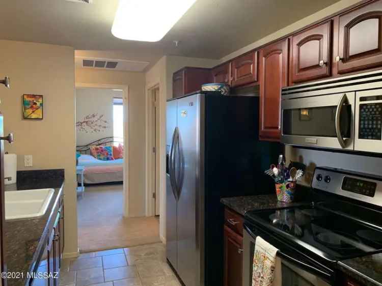 Rent Apartment Unit in Gated Community with Pool and Riverwalk Access