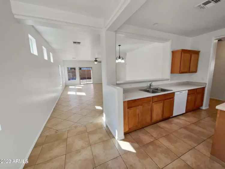 Rent House with Beautiful Interior and Fenced Backyard for Investors