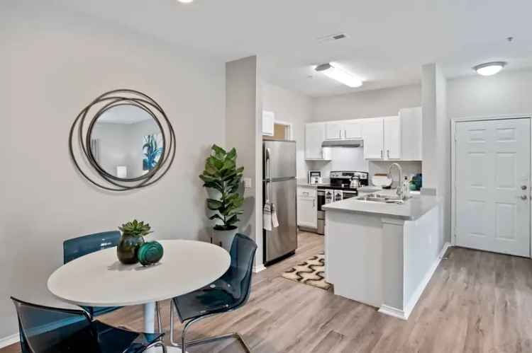 Rent Luxury Apartments in Scenic Southwest Columbus with Modern Amenities