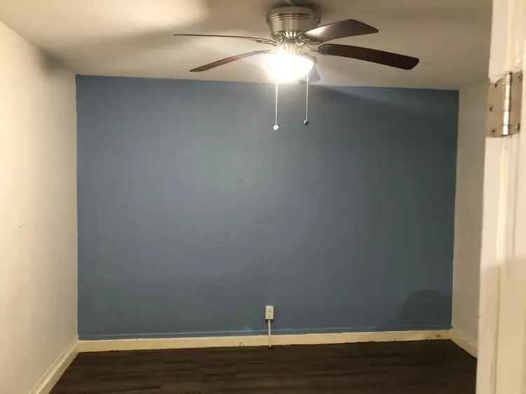 Rent Apartment Unit with 1 Bedroom near U of H with Natural Light