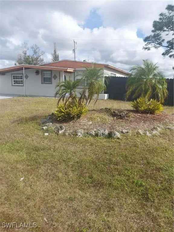 Rent 2 Bedroom House in Lehigh Acres with Large Fenced Yard