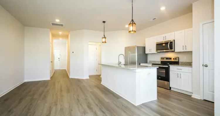 Rent 3 4 Bedroom Apartments in Burlington with Modern Amenities