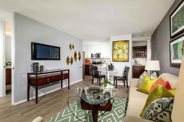 Rent Upscale Apartments Near Hillcrest with Resort Amenities