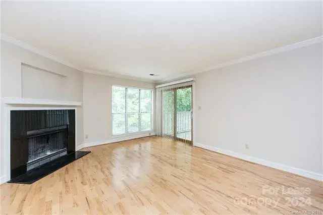 Rent Cozy Apartment Unit Near Uptown with Pool Access