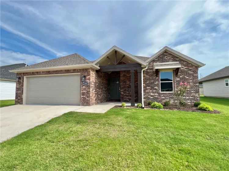 House For Sale in Siloam Springs, Arkansas