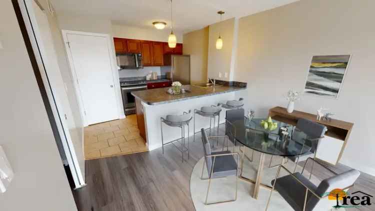 Rent Apartment Unit in Cincinnati Incline District with City Views