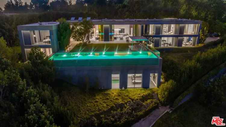 House For Sale in 670, North Perugia Way, Los Angeles, California