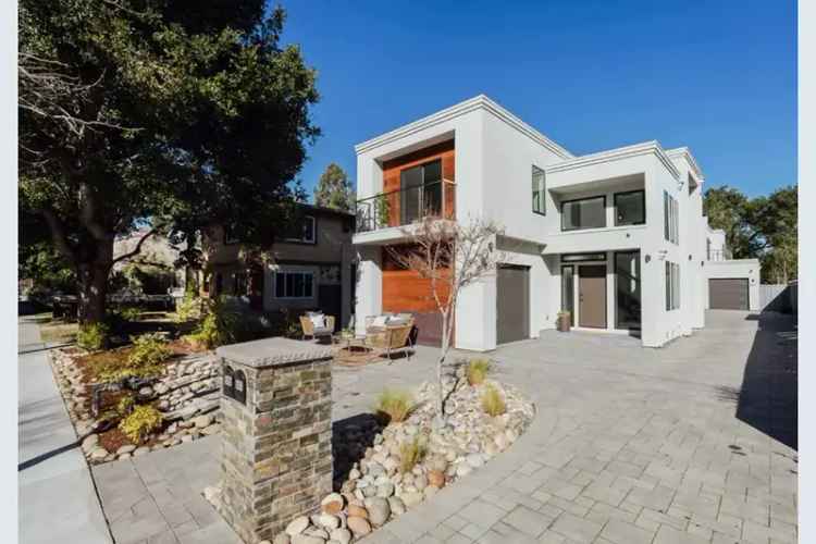 Buy House in Palo Alto with 4 Bedrooms and Luxurious Features