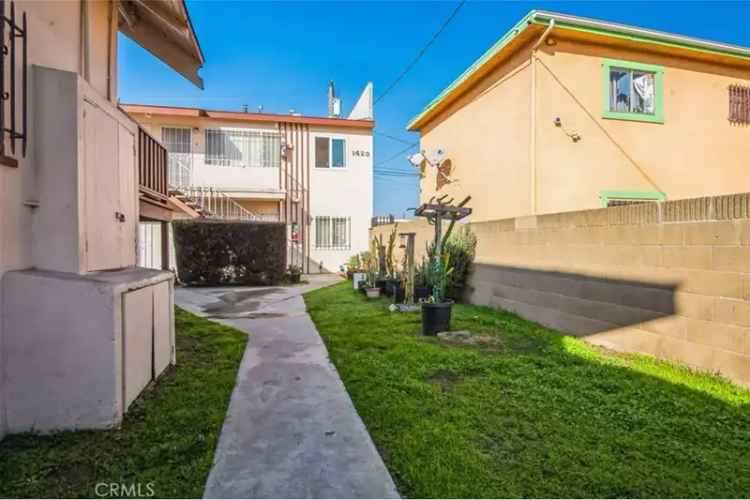 House For Sale in Long Beach, California