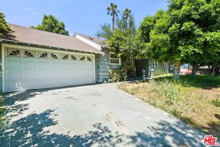 Buy Single Family Residence at 16125 Haynes Street Near Lake Balboa Park