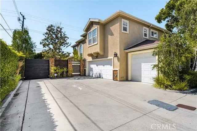 House For Sale in 2459, Elden Avenue, Costa Mesa, California