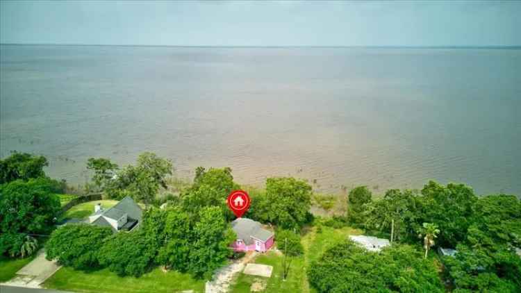 Buy unique home with lakefront views in Anahuac