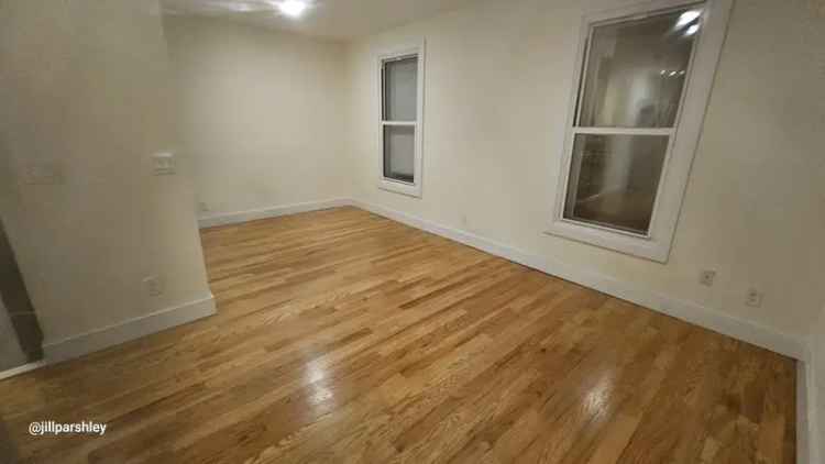 Rent Spacious Studio Apartment in Hunters Point with Dishwasher and A/C