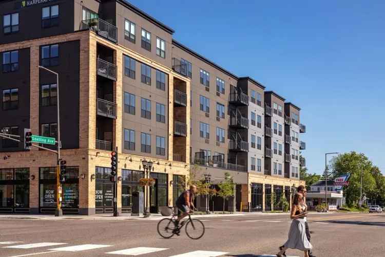 Apartments for Rent in St. Paul with Rooftop Pool and Fitness Club