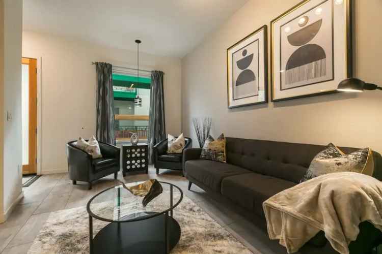 Condo for Rent in Nob Hill with Modern Amenities and Quiet Living