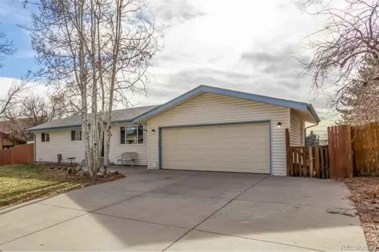 Buy Single Family Home in Broomfield with Spacious Backyard