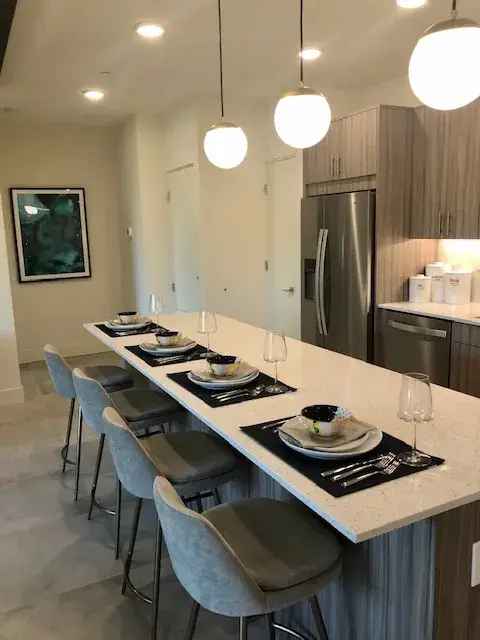 Rent Apartment Unit in Palm Springs with Large Patios and Gated Community