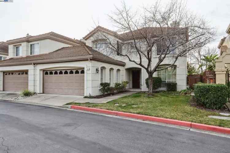 House For Sale in 914, Vista Pointe Drive, San Ramon, California