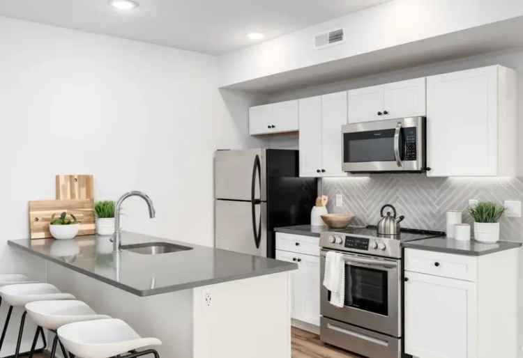 Rent Spacious 2 Bedroom Apartment in Fishtown with On-Site Parking