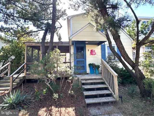 House For Sale in 4, East Georgetown Street, Fenwick Island, Delaware