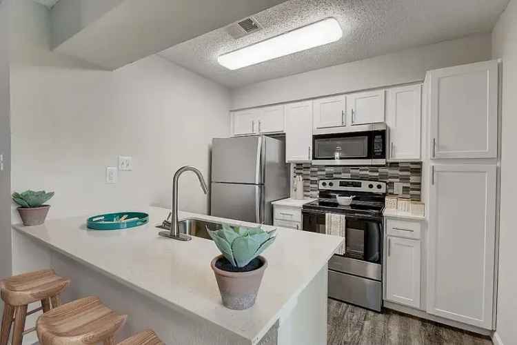 Rent Apartments at Rise Gateway in Garland TX with Quality Features