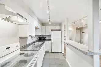 Rent Spacious Apartment Unit in Congress Park with Amazing Amenities