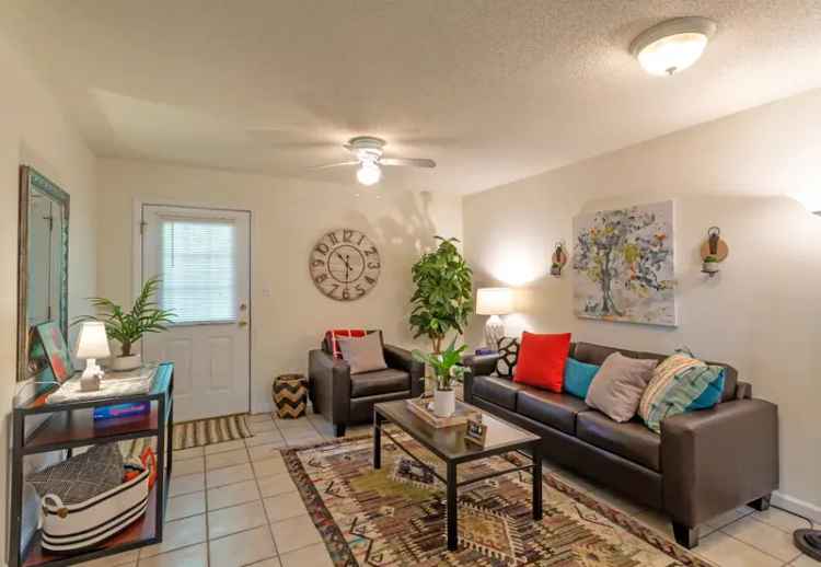 Rent Apartments at The Gates at Valdosta with Great Amenities