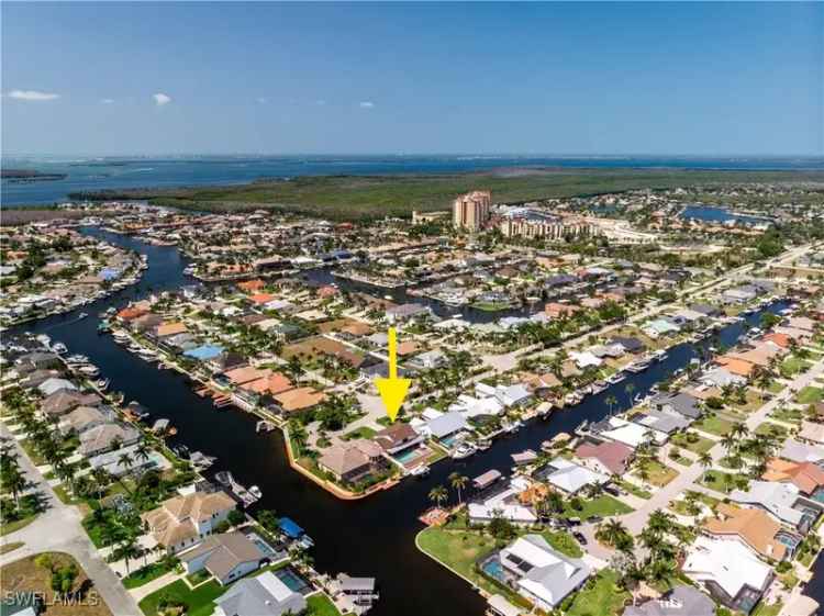 House For Sale in 1405, El Dorado Parkway West, Cape Coral, Florida