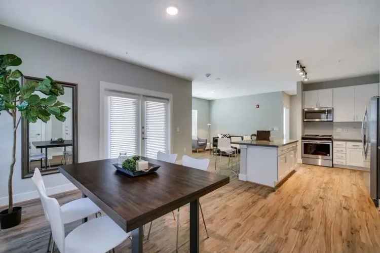 Rent Apartments in Cedar Park with Modern Amenities and Spacious Layouts