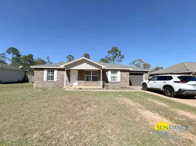 Home for Rent 3 Bedroom 2 Bathroom Crestview with Fenced Backyard