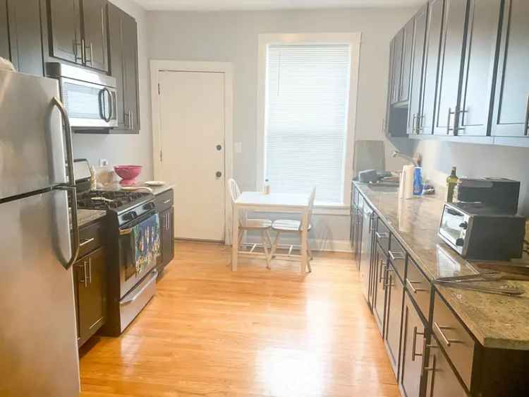 Rent Updated Apartments in Southport Corridor with Pet Friendly Features