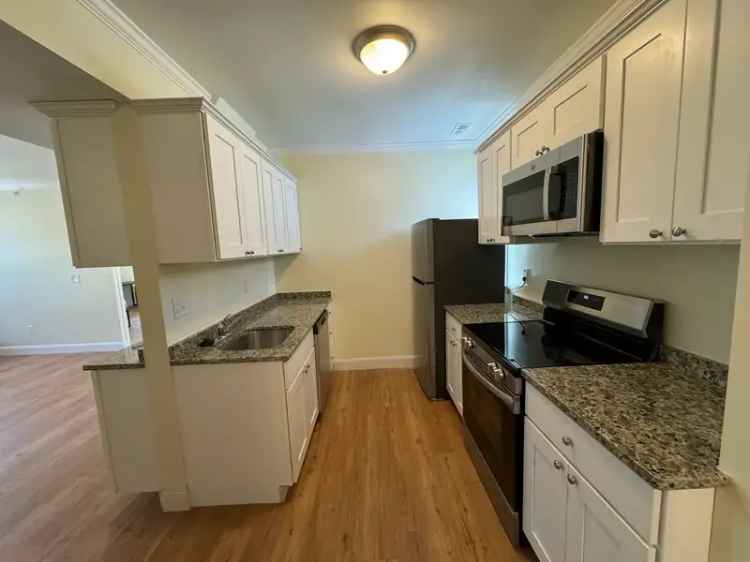 Rent 6 Bedroom Apartment Near UOM Campus in Ann Arbor with Modern Features