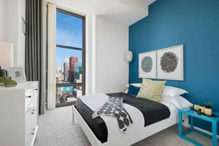 Rent Apartments Astoria Tower South Loop with Stunning Lake Views