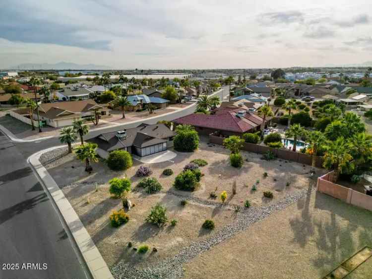 House For Sale in 17824, North Azurite Drive, Sun City West, Arizona