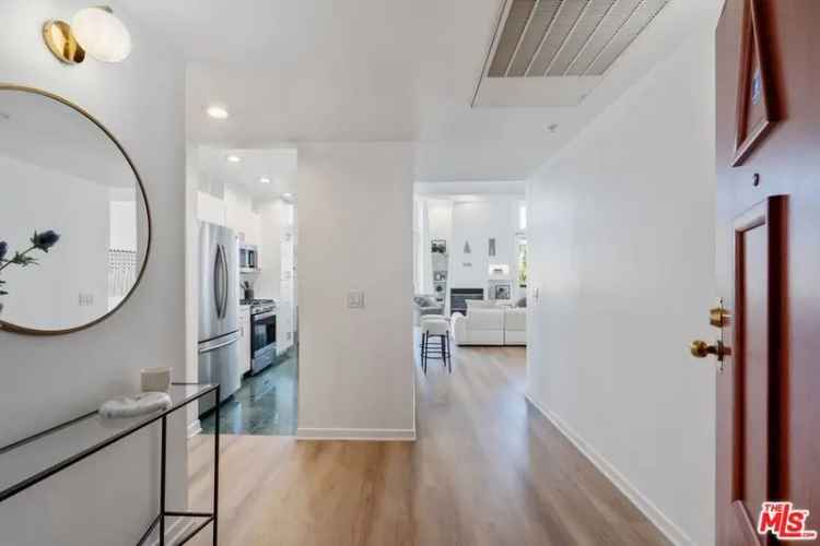 House For Sale in 326, Westminster Avenue, Los Angeles, California