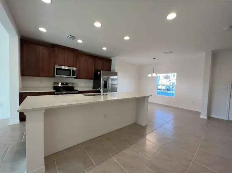 Rent Townhouse in Davenport Florida with Modern Amenities