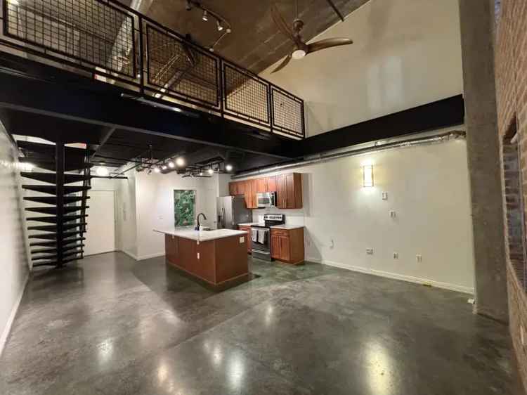 Rent Urban Loft in State Thomas with Park Views and Modern Amenities