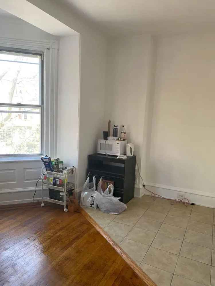 Studio Apartment for Rent in University City with Private Entrance