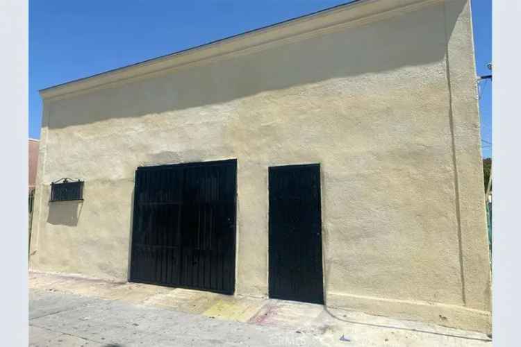 Commercial buy and duplex in Los Angeles county with recent updates