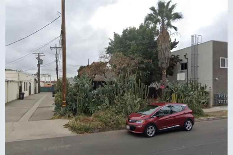 Development Opportunity Buy Single Family Home in North Hollywood