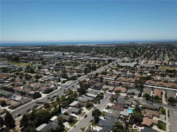 House For Sale in 2171, Pomona Avenue, Costa Mesa, California