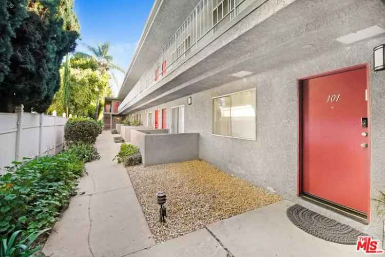 House For Sale in 4546, Murietta Avenue, Los Angeles, California