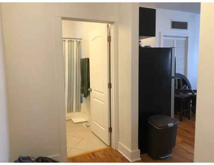 Rent Apartment Unit in Fletcher Place with Renovated Features