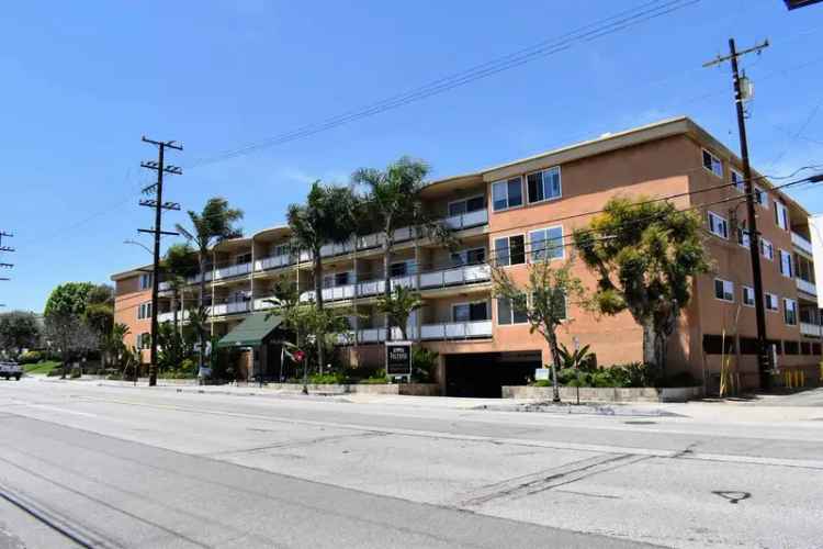 Rent Apartments in Torrance with Pool and Fitness Center