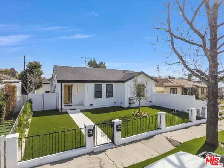 House For Sale in 6900, Corbin Avenue, Los Angeles, California