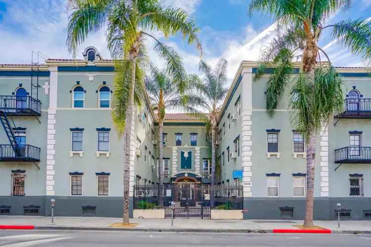 Rent Sunny Spacious Apartment Near Hollywood Attractions