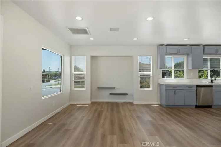 House For Sale in 5157, 6th Avenue, Los Angeles, California